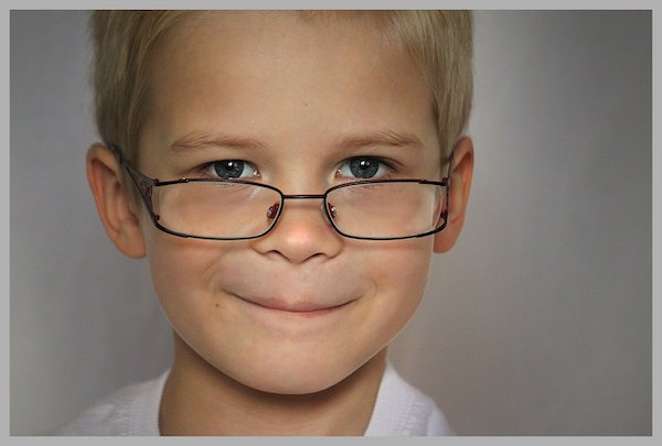 enfant-lunettes