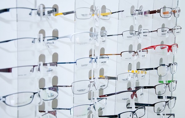 presentoir-lunettes-opticien