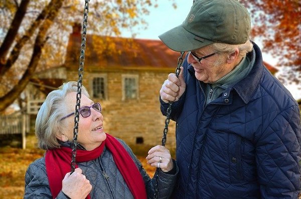 couple-personnes-agées